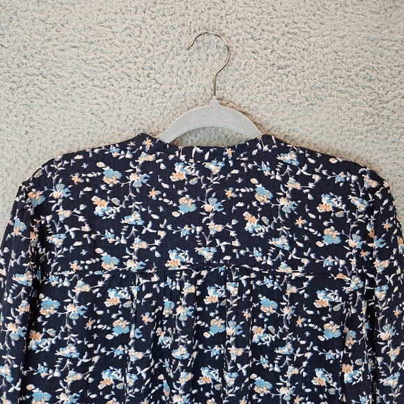 Caslon Women Blue Popover Top Sz L Floral Elastic Wrist Peasant 1/4 Button Front - Picture 10 of 11